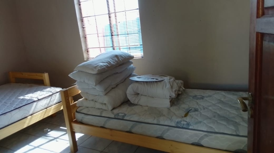To Let 4 Bedroom Property for Rent in Safari Gardens North West